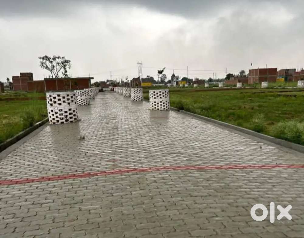 लखनऊ कैंट के नजदीक सुल्तानपुर हाईवे खुरदही बाजार के पास प्लॉट ले बैंक