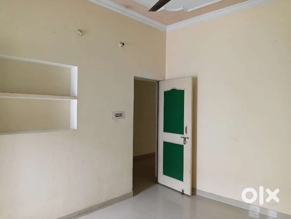 2 Rooms with Hall set in 7500