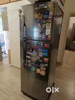 LG FRIDGE IN RUNNING CONDITION