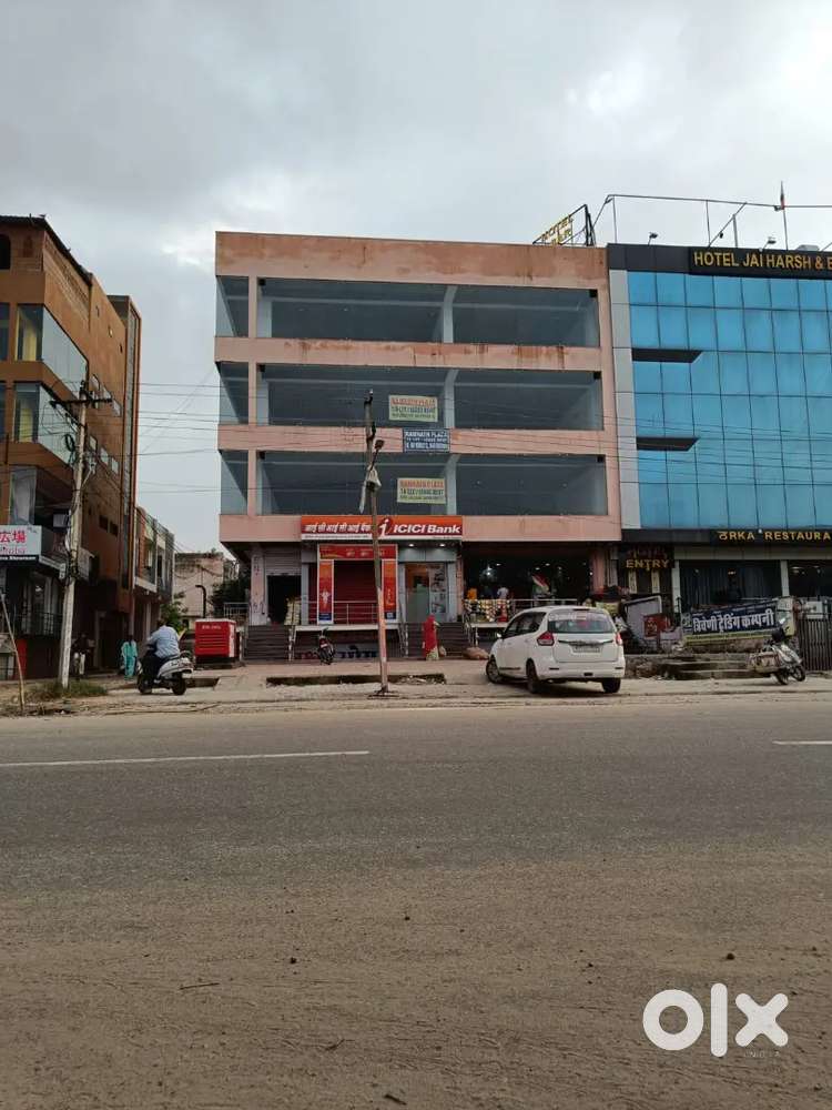 Commercial shop available