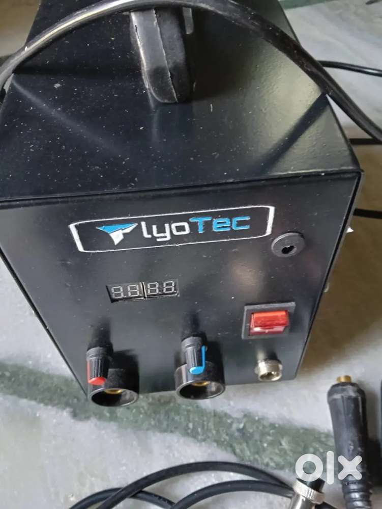 Spot welding machine