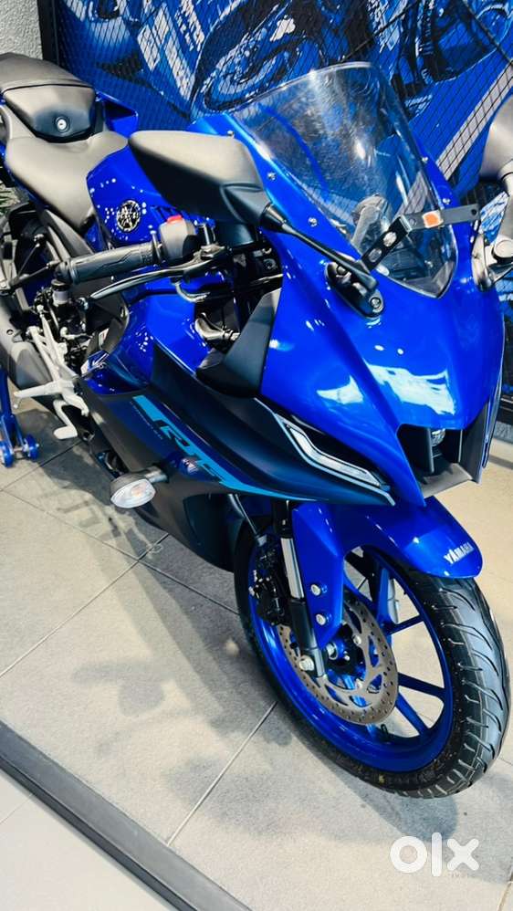 YAMAHA R15 V4