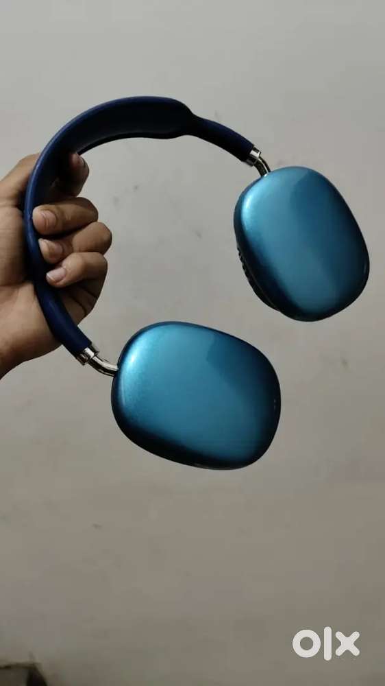 1 day used headphones i haveee to sell