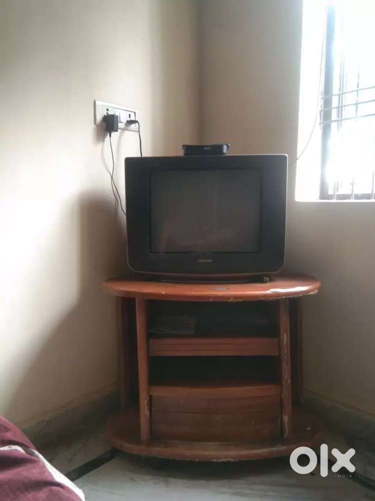 Samsung tv with cabinet