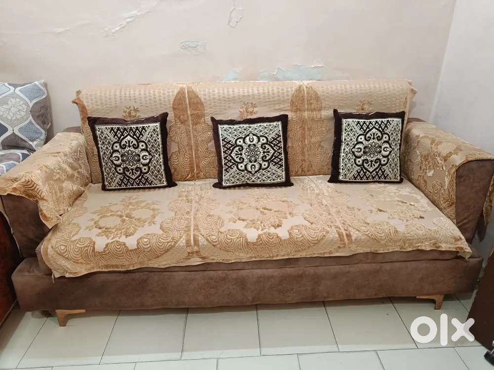 Three seater sofa in good condition