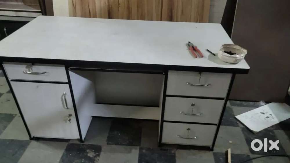 New Office Table 2½X5.