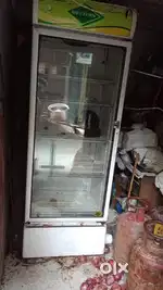 LARGE FRIDGE FOR SHOP