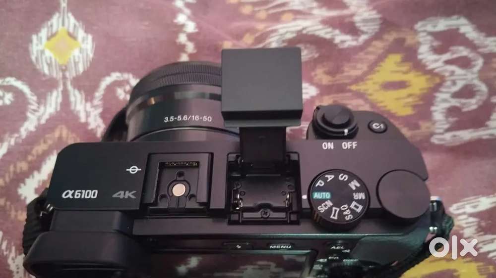 Sony 6100 camera excellent condition