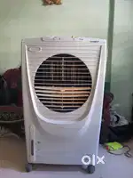 Good condition cooler 75 litre water capacity