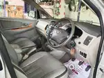 2011 diesel  V first owner showroom maintenance