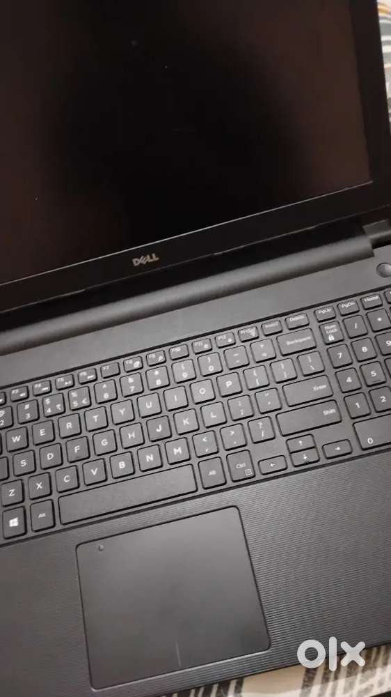 Dell laptop bas pani chala gya tha key bord kharab hai baki sub sahi h