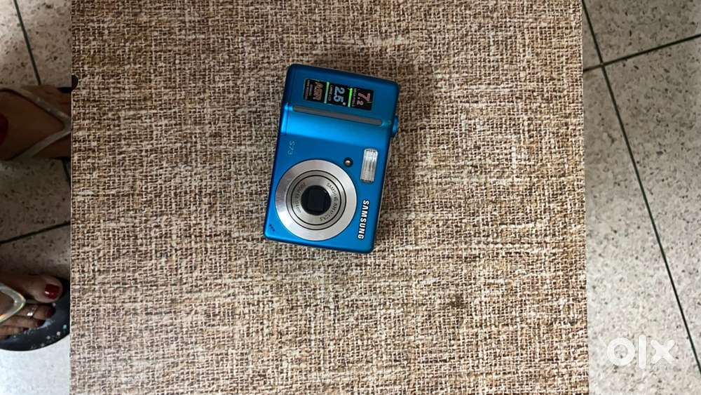 4 cameras batteriesand head phones for saleavailable for sale