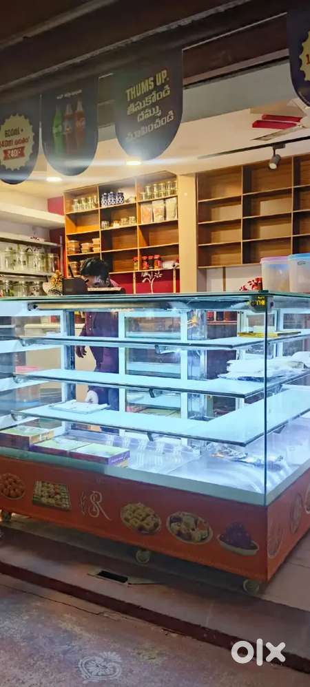 Sweet shop L-shape glass counter