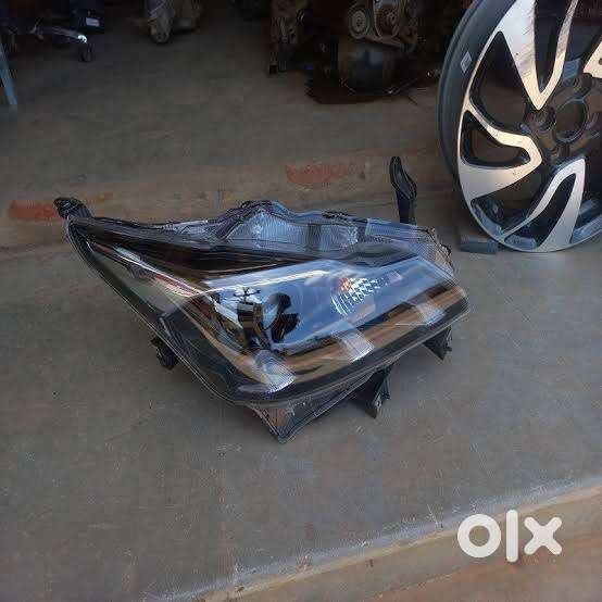 Baleno (2022 onwards) left headlamp unit and fog lamp (zeta and alpha)