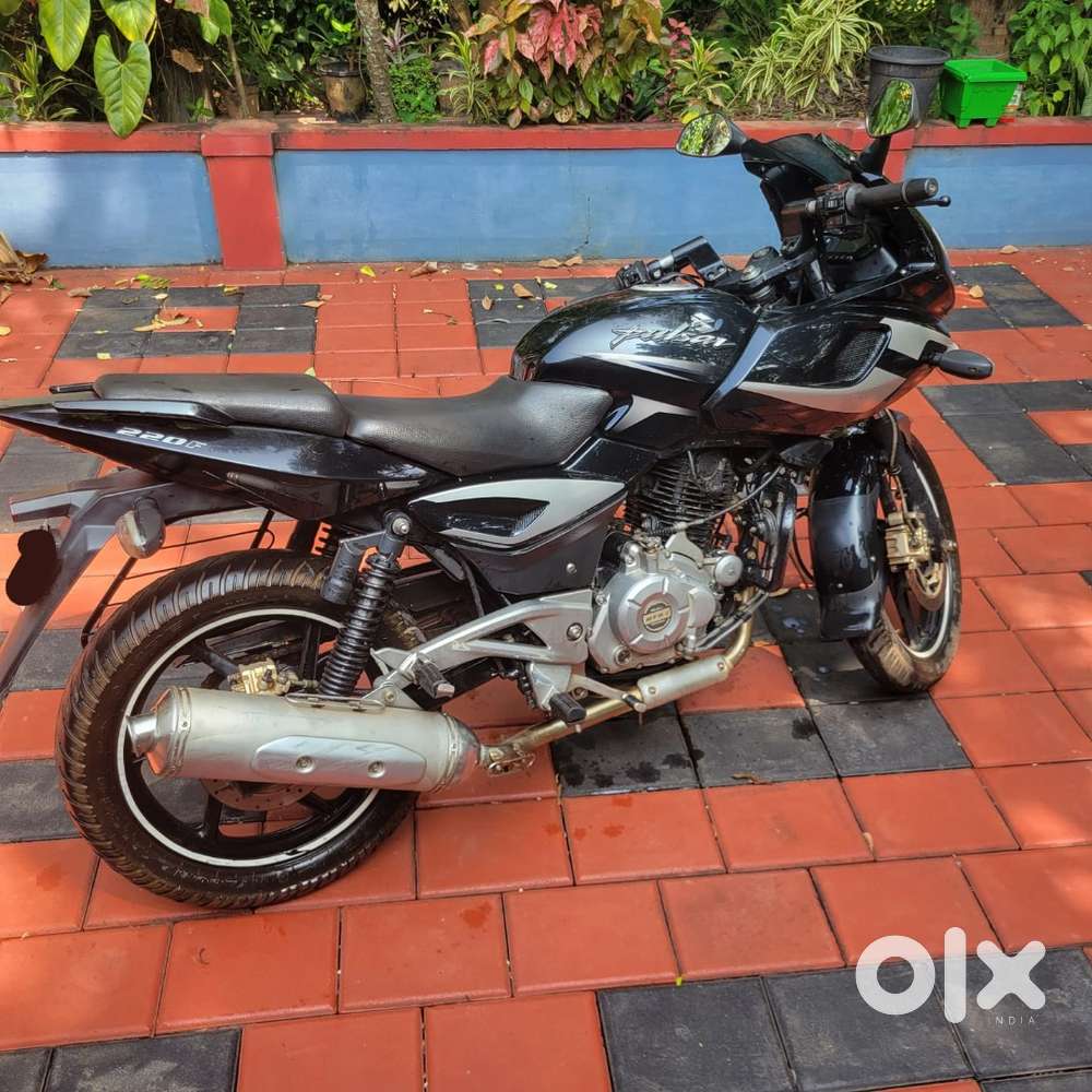 Pulsar 220 F