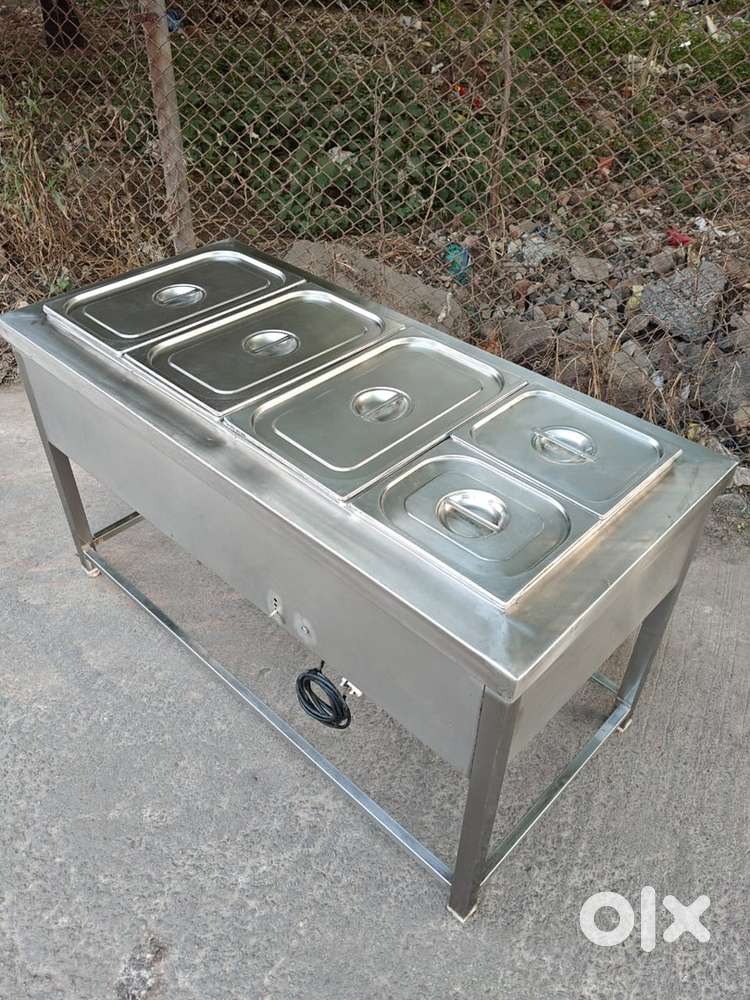 Stainless steel Bain-Marie with containers