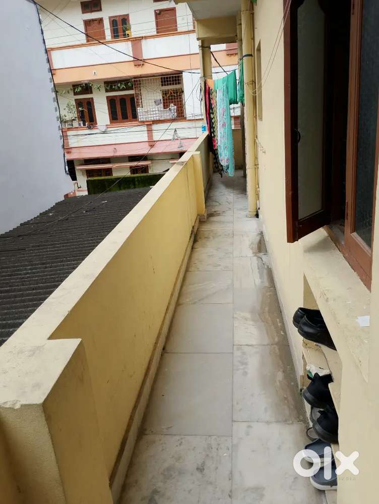 I want a room mate because I'm new in this State