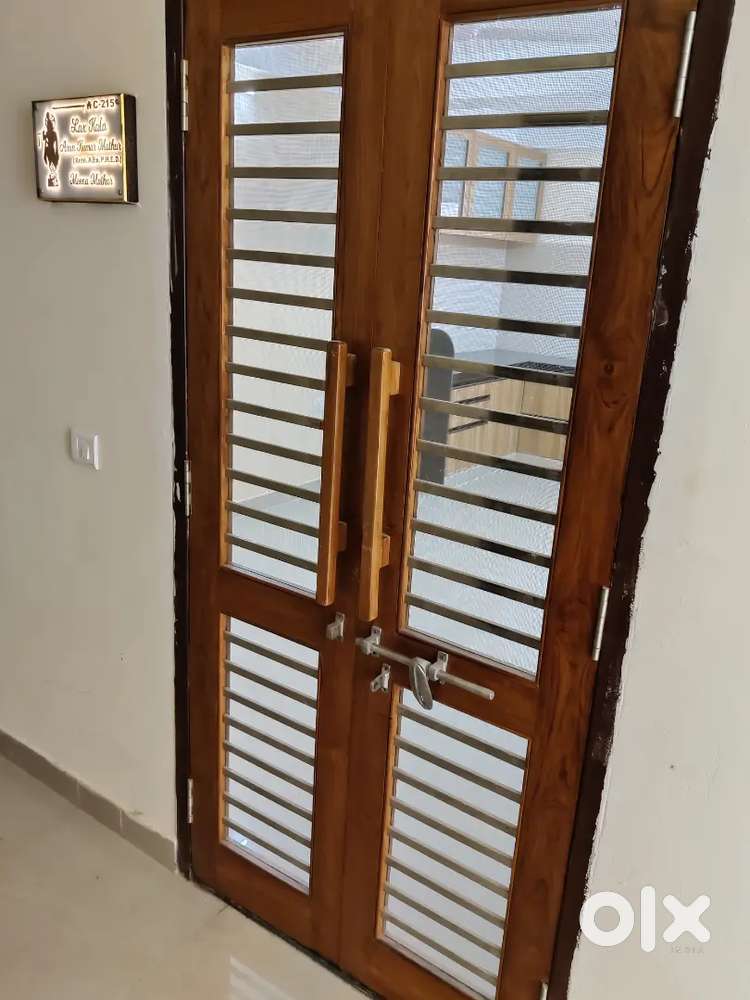 Luxurious 2BHK semi furnished flat at prime location