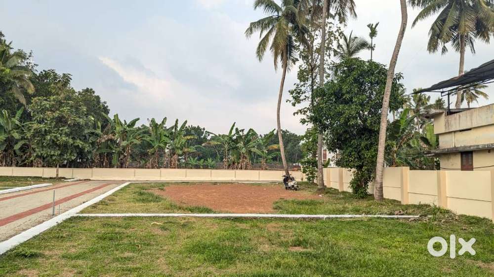 Chalakudy, Muringoor near NH villa plots- 90% loan, Free Reg,3 L DP