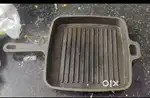 Cast iron grill pan