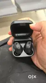 Sennheiser earphoes brand new