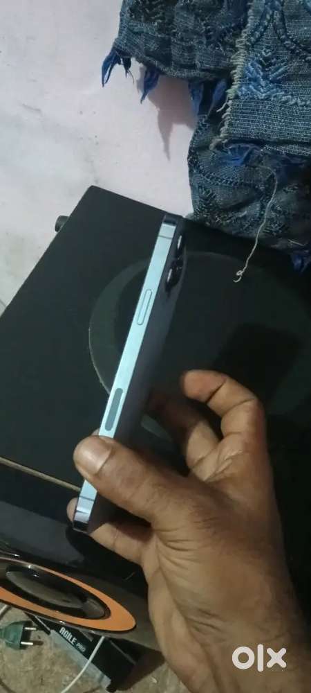 I phone 13 pro max , internal:1tb, battery:85%, orginal display