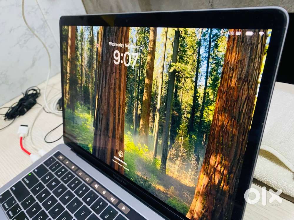 Apple macbook pro i5