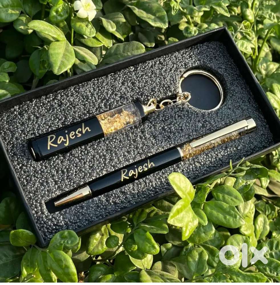 Customised Pen and Keychain gifts set.