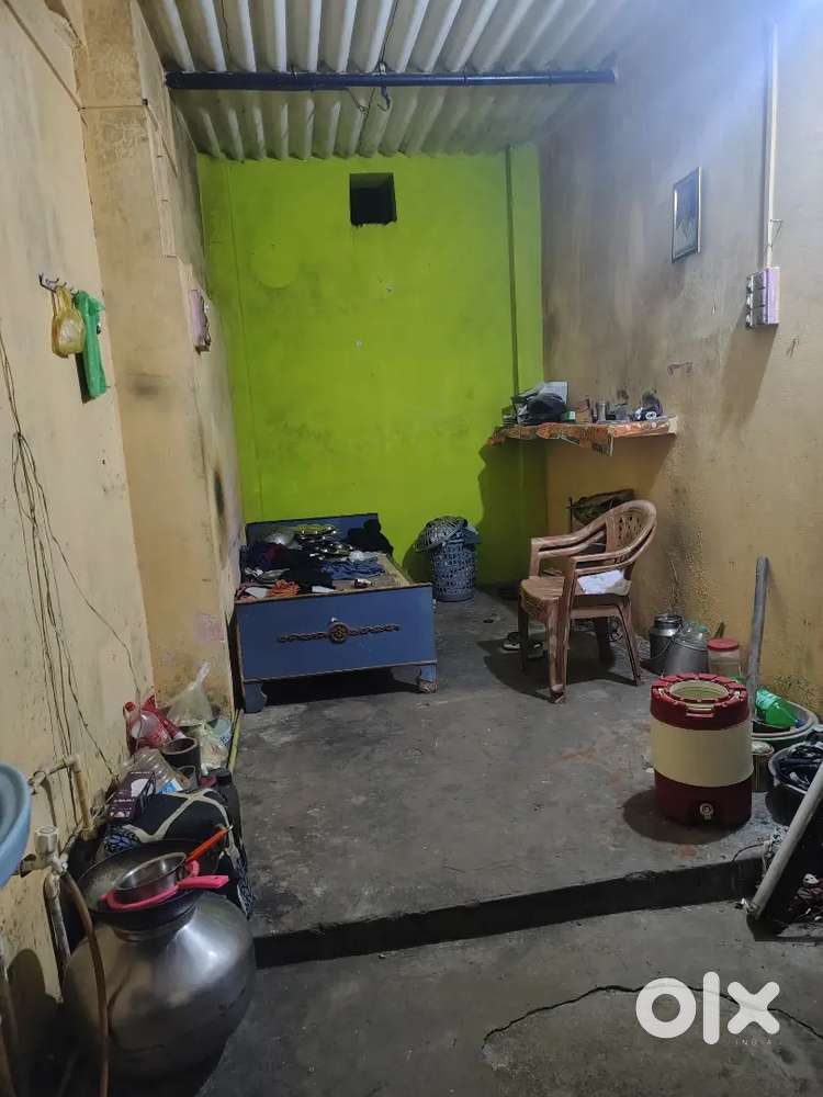 1 hall type room 1 bathroom 1 kitchen 1 washroom