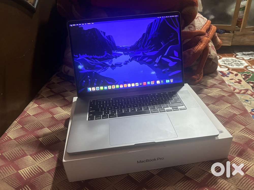 Macbook pro 2019 touch bar 16 inch 16/512