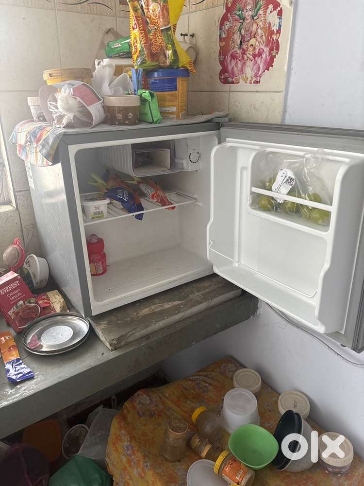 45 L bar/mini fridge refrigerator