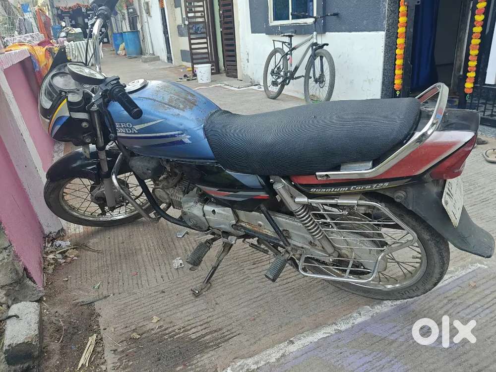 Achhi bike he on road he me chala rha hu