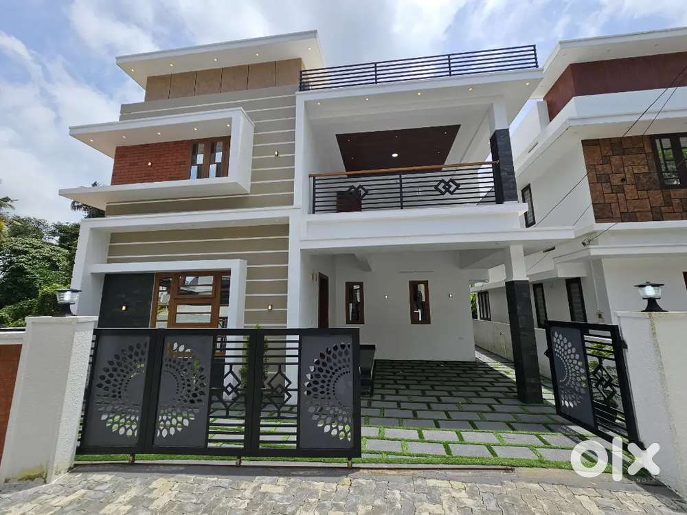 Kakkanad kuzhivelippady 4.2cent house for sale