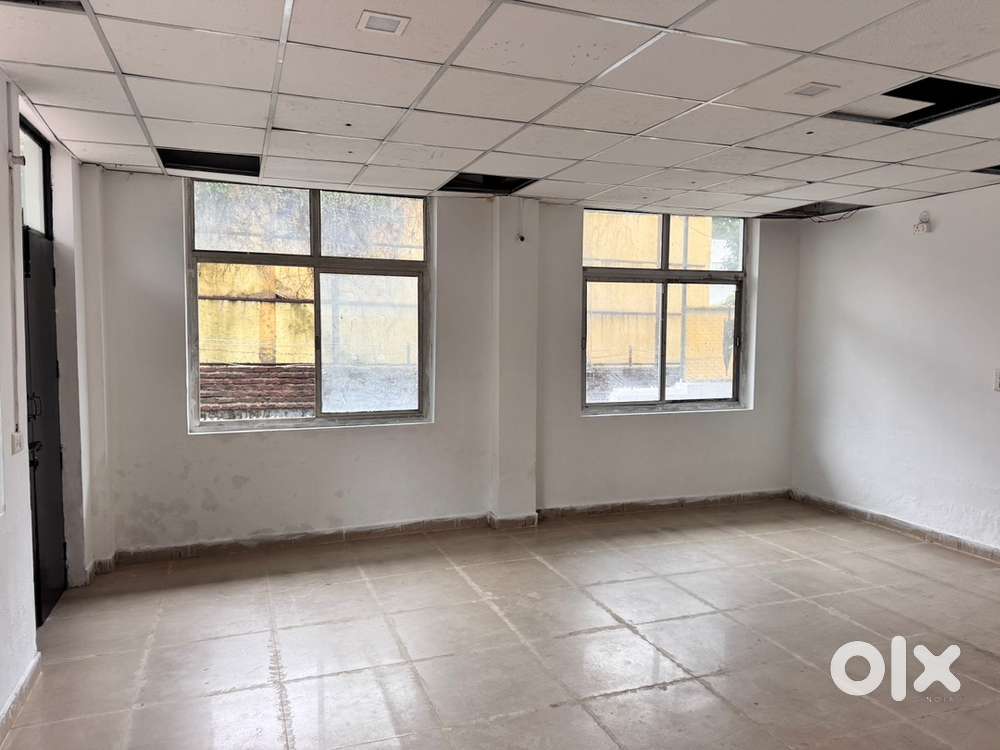 this is 1200 sqft ground floor ec road for rent