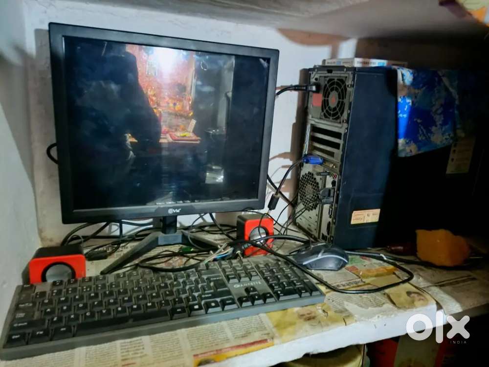 Zebronic ka CPU hai 4 ram 128 ssd Jisko chahie message Karen