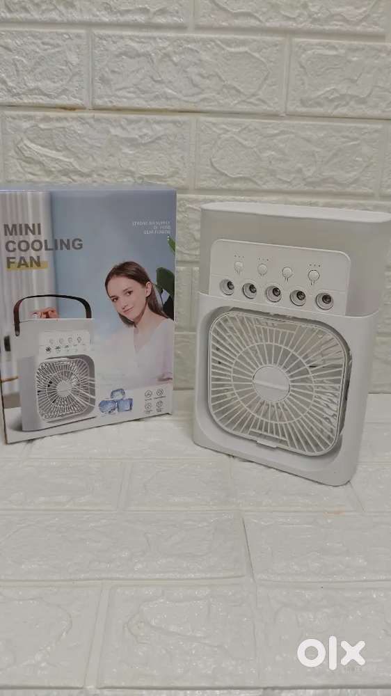 Portable mini cooling fan