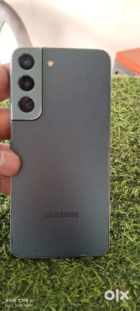 Samsung galaxy s22   8gb. 256gb. All ok