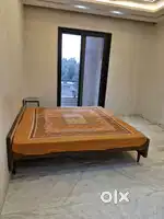 AC ROOM AVAILABLE FOR GIRLS