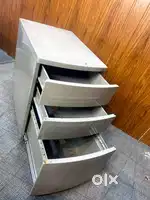METAL DRAWERS USED