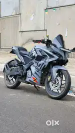 Pulsar RS 200 full warp mint condition like new with all accessories