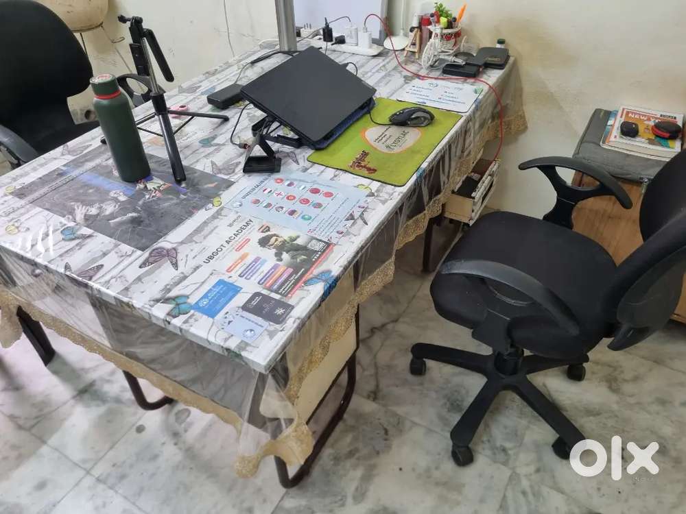 Office/Study Table & Chairs