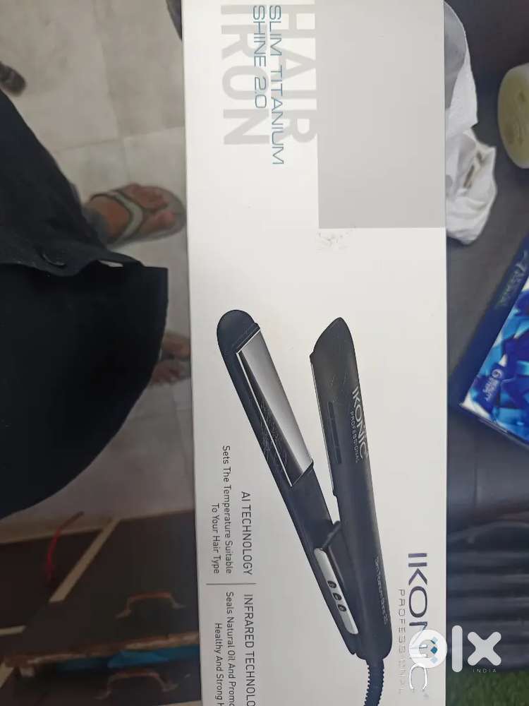 Ikonic hair straightener  new one month old best quality