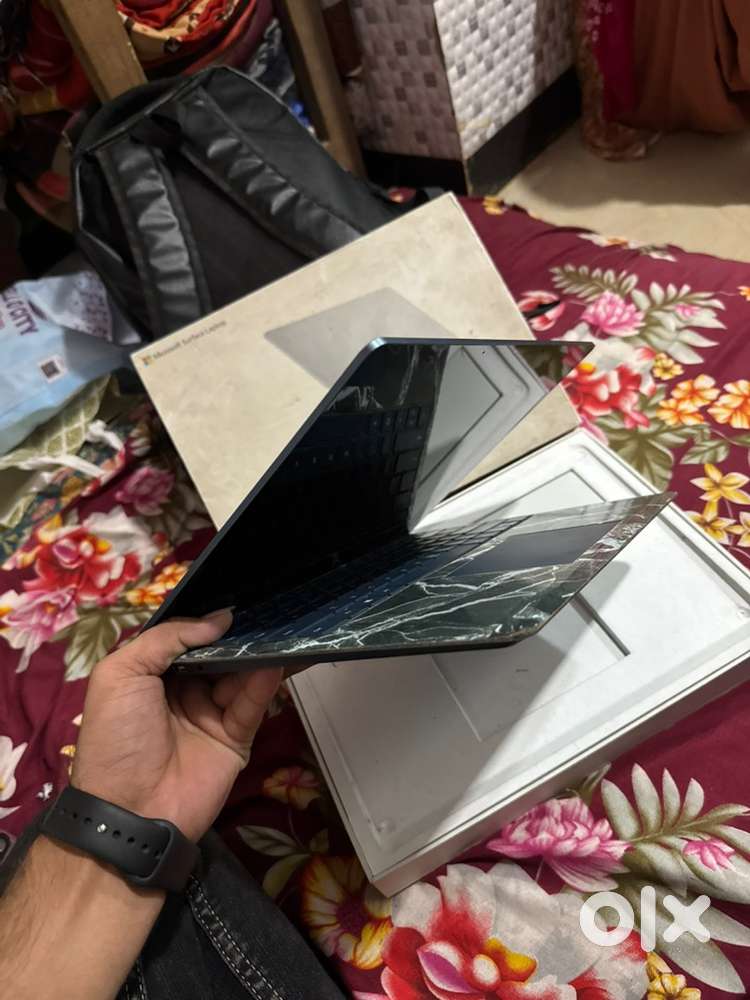 Microsoft Surface Laptop.