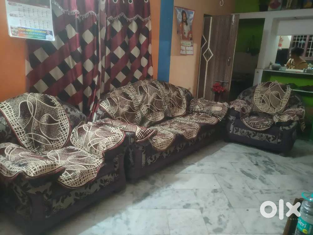 Sofa set for sale 8000
