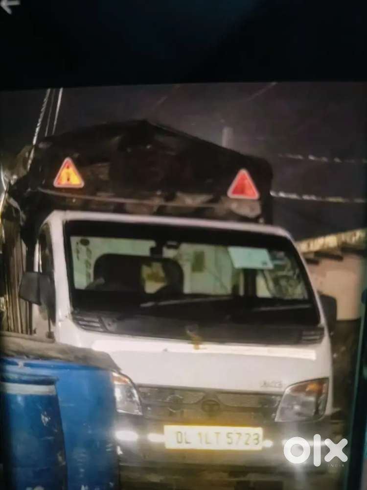 Tata ace chalani hai porter pr