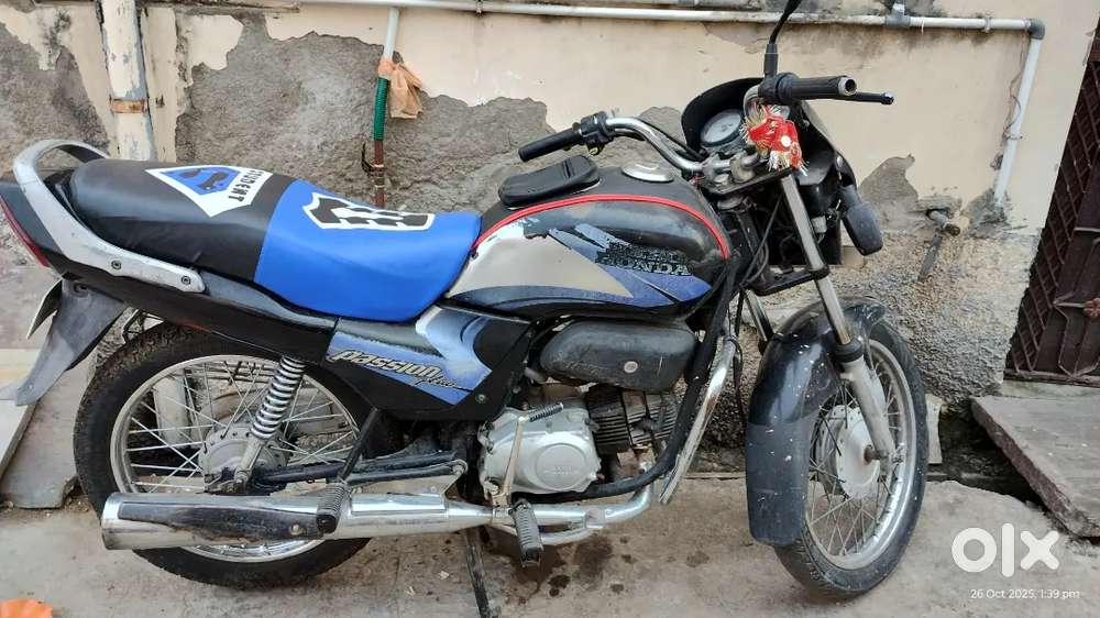 One hand and good condition