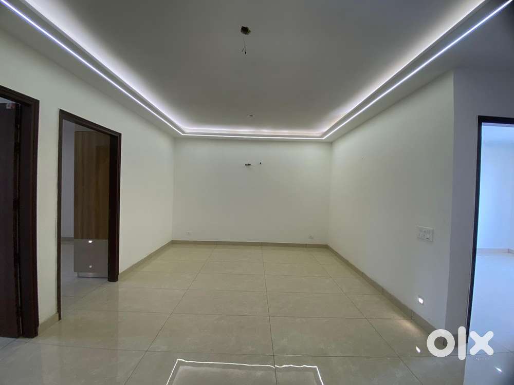 3BHK TWO SIDE OPEN BIG SIZE LUXURY FLAT FOR SALE IN SECTOR 115 MOHALI.