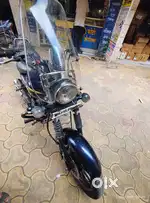 Bajaj Avenger 150 street