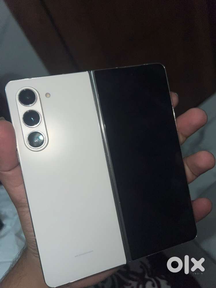 Z FOLD 5 BRAND NEW CONDITION