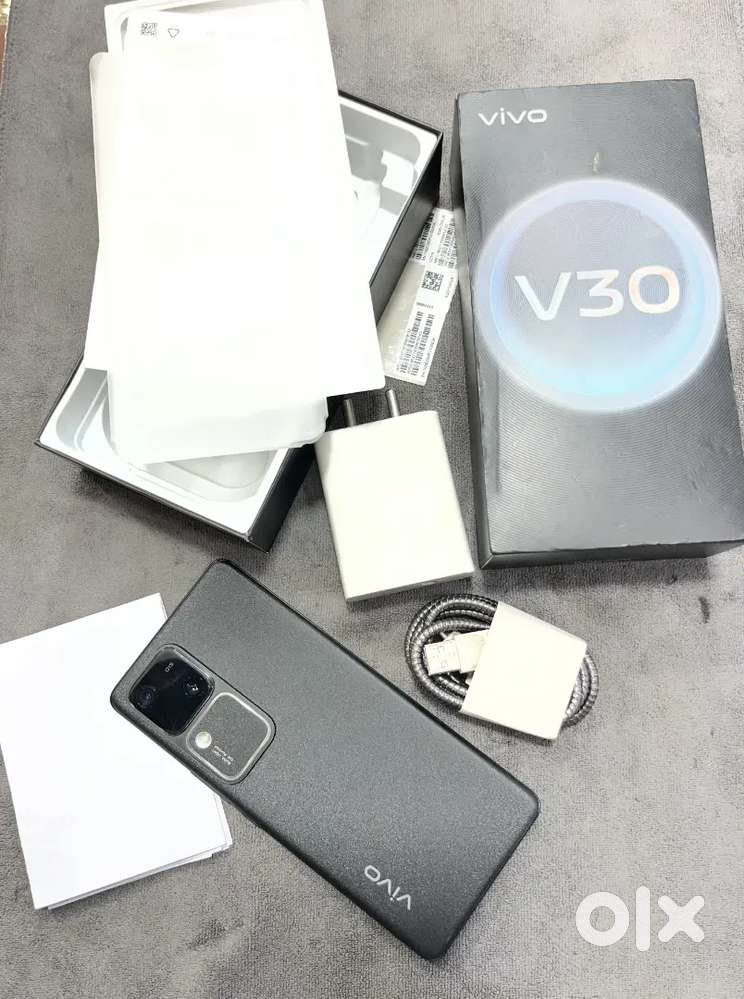 Vivo V30 *8GB-256GB* Classic Black